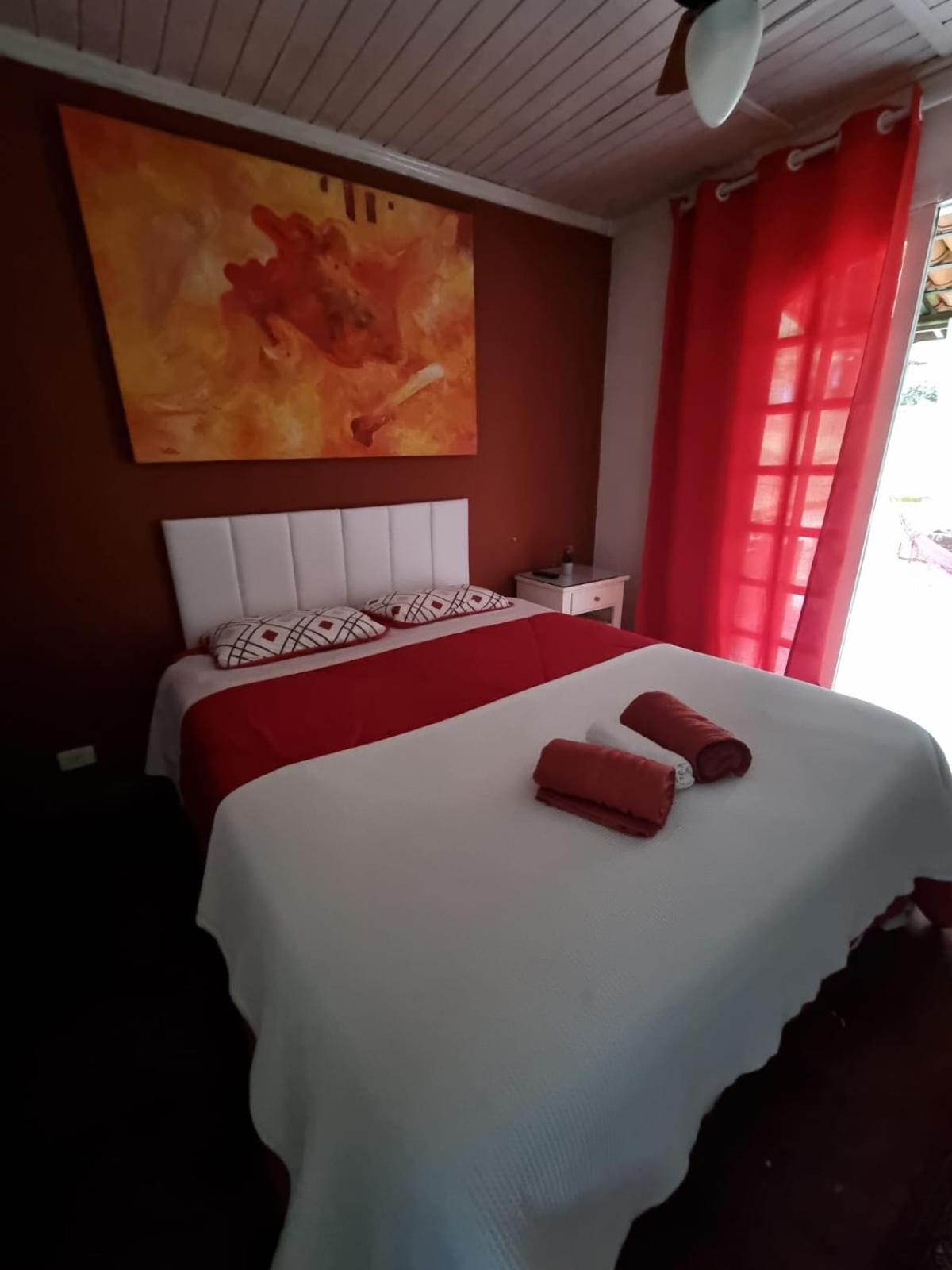 Cabanas Espada De Sao Jorge São Roque Rom bilde