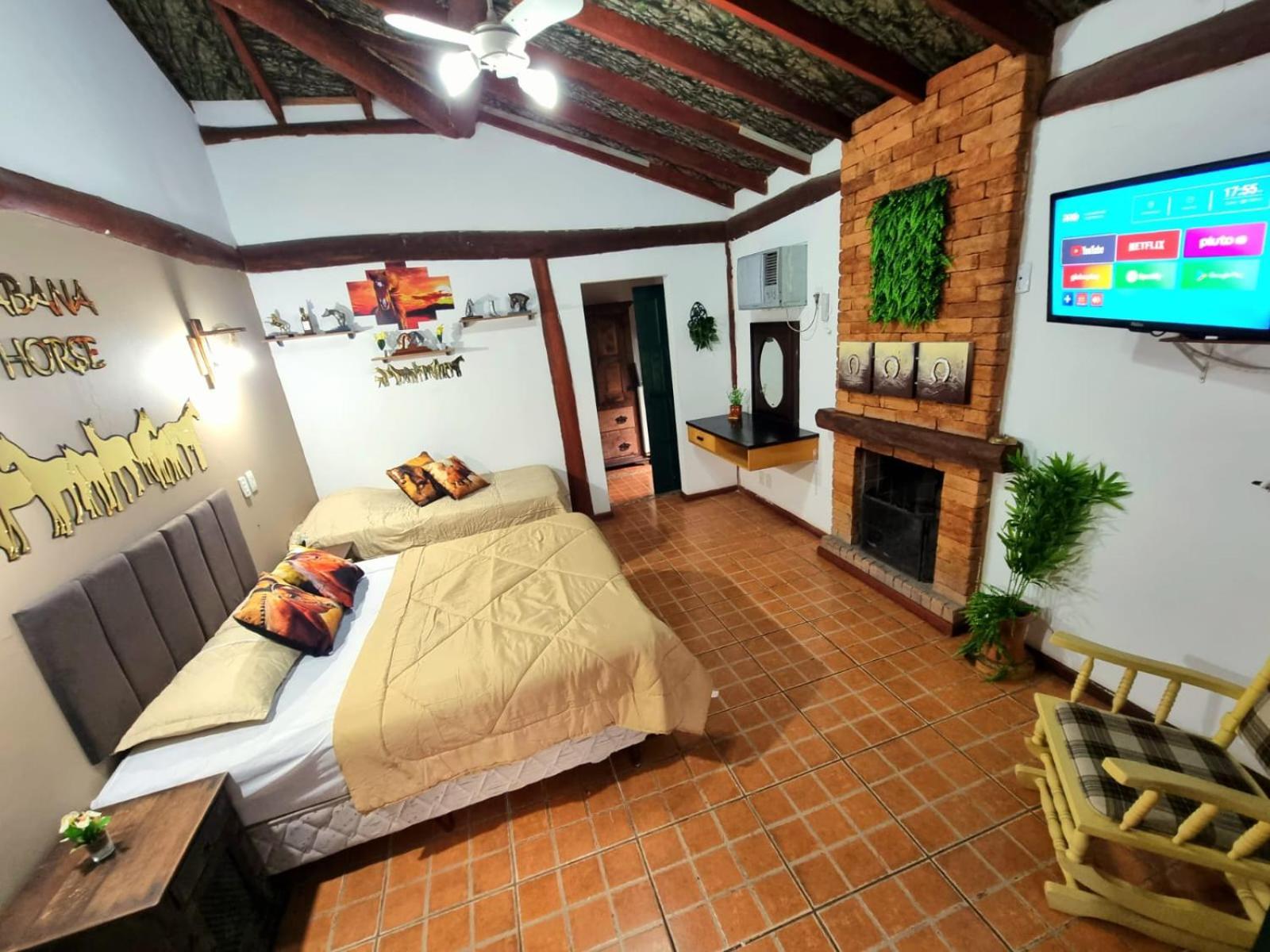 Cabanas Espada De Sao Jorge São Roque Rom bilde