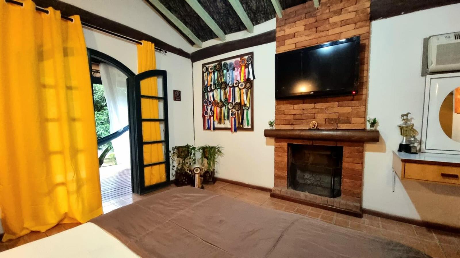 Cabanas Espada De Sao Jorge São Roque Rom bilde