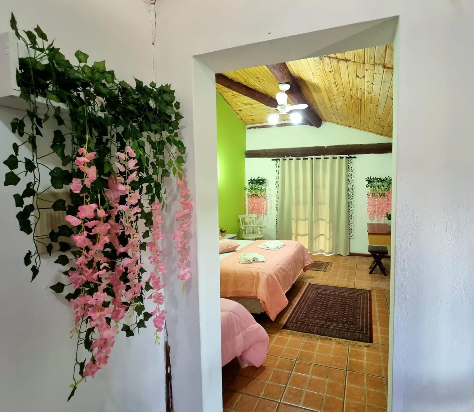 Cabanas Espada De Sao Jorge São Roque Rom bilde